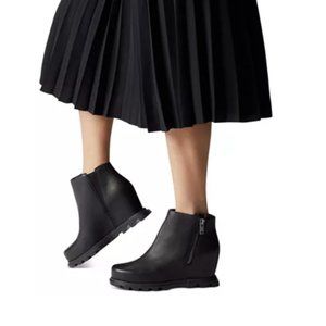 Joan of Arctic™ Wedge III Zip - NWOB || Size 9.5 || Black
